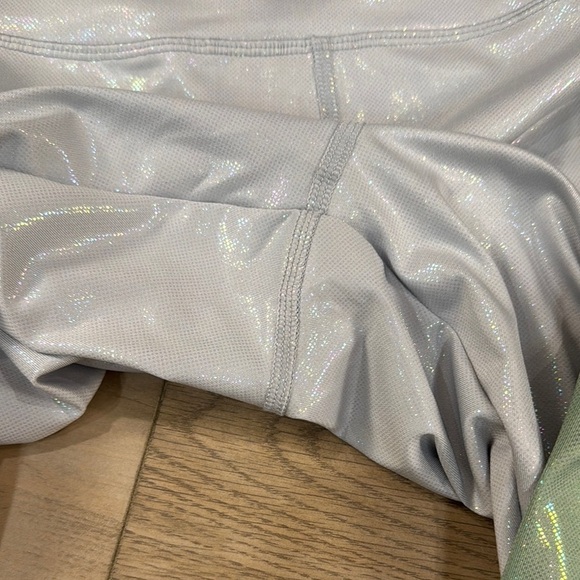 Forever 21 Women’s Iridescent leggings tight- set of 2 Green Silver - Picture 5 of 13